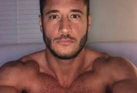 Fotos e video do ex jogador de futebol miguel guerrero pelado jpg x Jogador de futebol