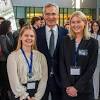 (+) Her møter Josefine fra Årnes Jens Stoltenberg i Brussel