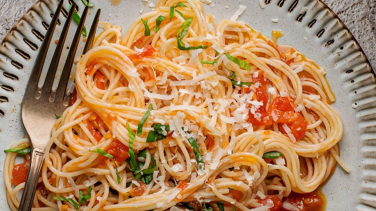 Pasta Pomodoro by null