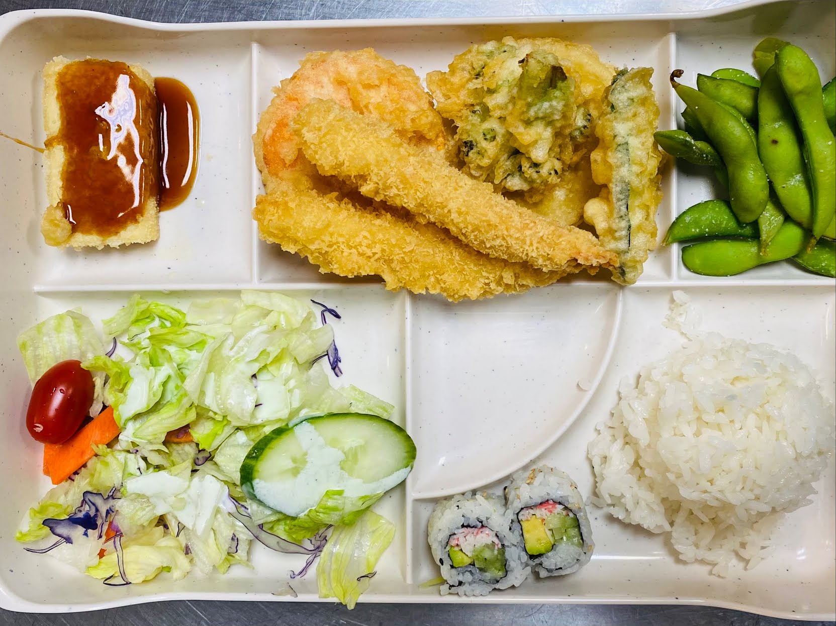 Maru Sushi by null