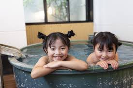  中学生風呂|多くのお子さまに美味しい食事と温かい交流を。おふろcafe ハレニワの湯で「移動式こども食堂」と「こども銭湯」同時開催 |  株式会社温泉道場のプレスリリース