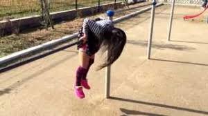 小学生女児 パンチラ|おすすめは、スカートに見... | Aika