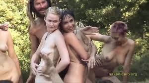 Sexy teens bare their bodies at a nudist beach jpg x Teen family nudist