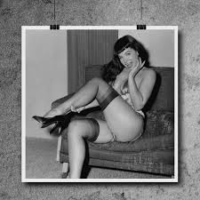 E aabba ac e jpg x Bettie page