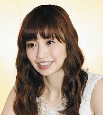 片瀬那奈|会社員に転身した片瀬那奈の「オフィスで働く1日」にテレビ初独占密着！3年目の社員として奮闘する姿を、現在も「ABEMA」で無料配信中  ／『ABEMAエンタメ』密着企画「NO MAKE」 | 株式会社AbemaTVのプレスリリース