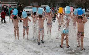 幼稚園児　はだか|☆絵の具遊びをしたよ！☆：認定子ども園 長井めぐみ幼稚園