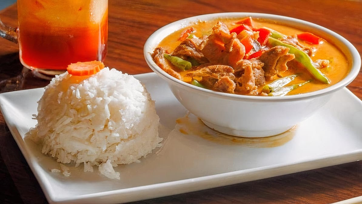 Luv Thai Cuisine by null
