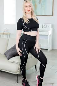 Milf kylie in sporty leggings jpg x Milf leggings