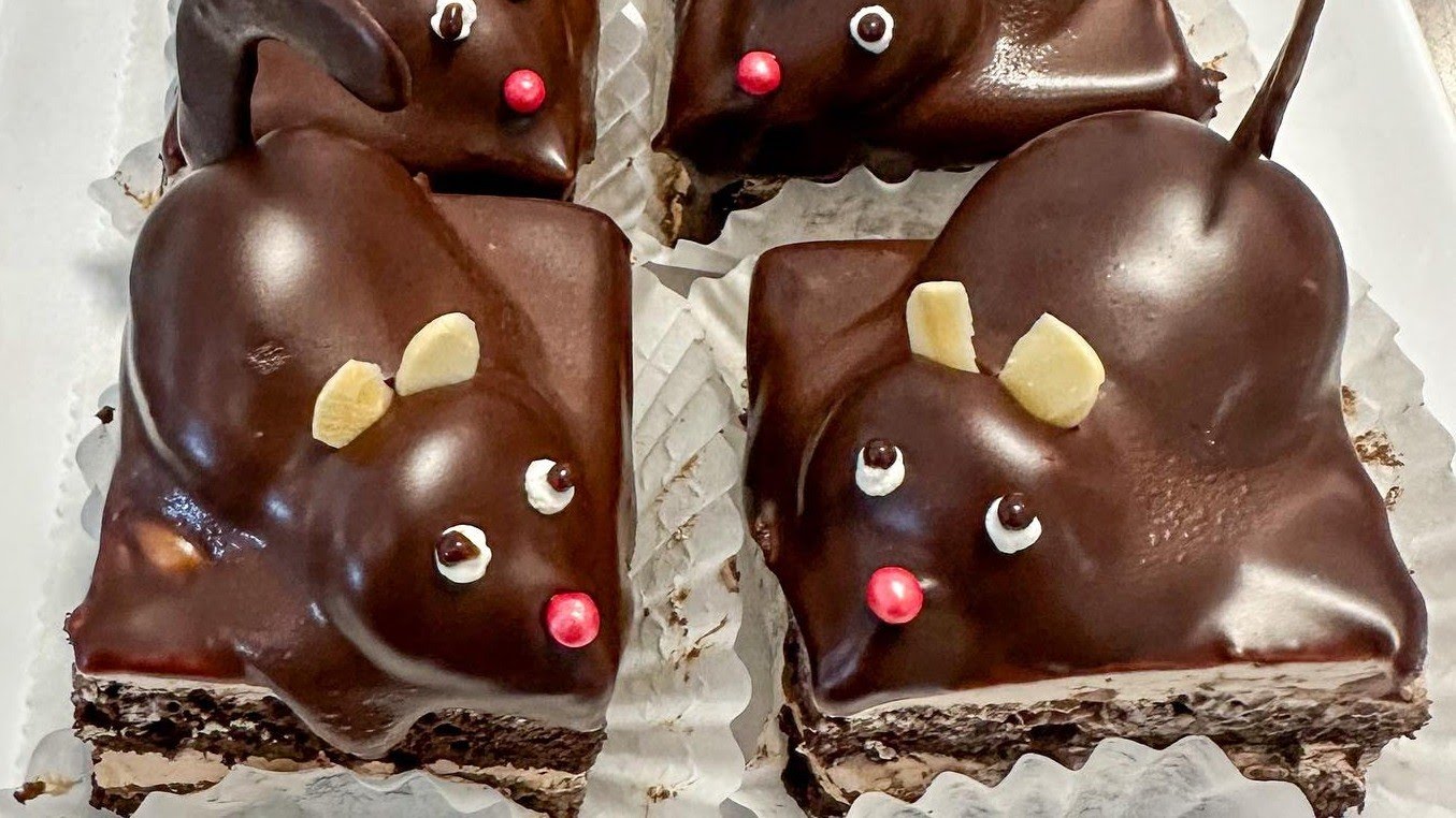 The Mayflower Bakery (La Flor De Mayo Bakery) by null