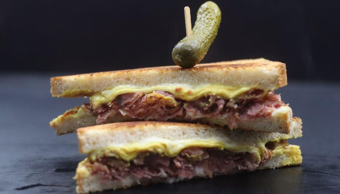 Poutineville Queen Mary by null