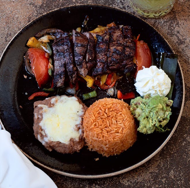 Caló Kitchen + Tequila by null