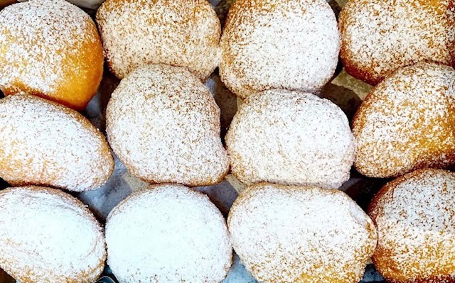 Papillon International Bakery by null