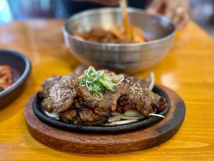 JINJU GOMTANG by null