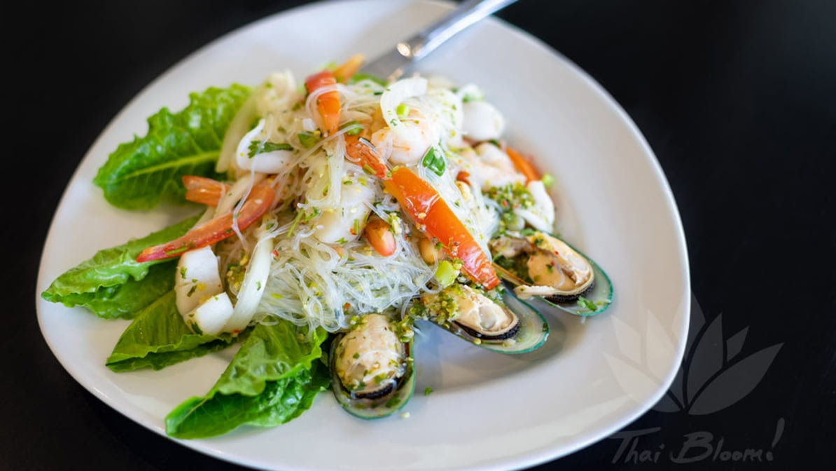 Thai Bloom! by null