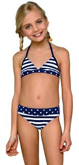 девочки в плавках