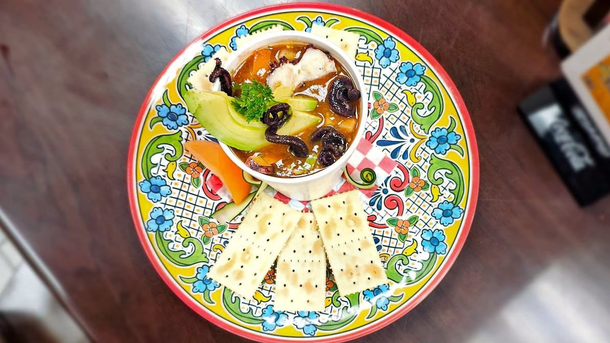 Tacos y Mariscos Los Carnales inc. by null
