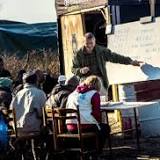 Dans la "Jungle" de Calais, des ilôts de lieux de vie dans un océan mortifère