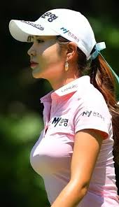 イボミ　おっぱい|写真]なぜ韓国人美女ゴルファーは日本に渡る？ 新婚のイ・ボミ、「セクシー・クイーン」アン・シネ…… | 文春オンライン