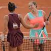 Ostapenko, gest rar la Roland Garros, cu Jaqueline Cristian ...