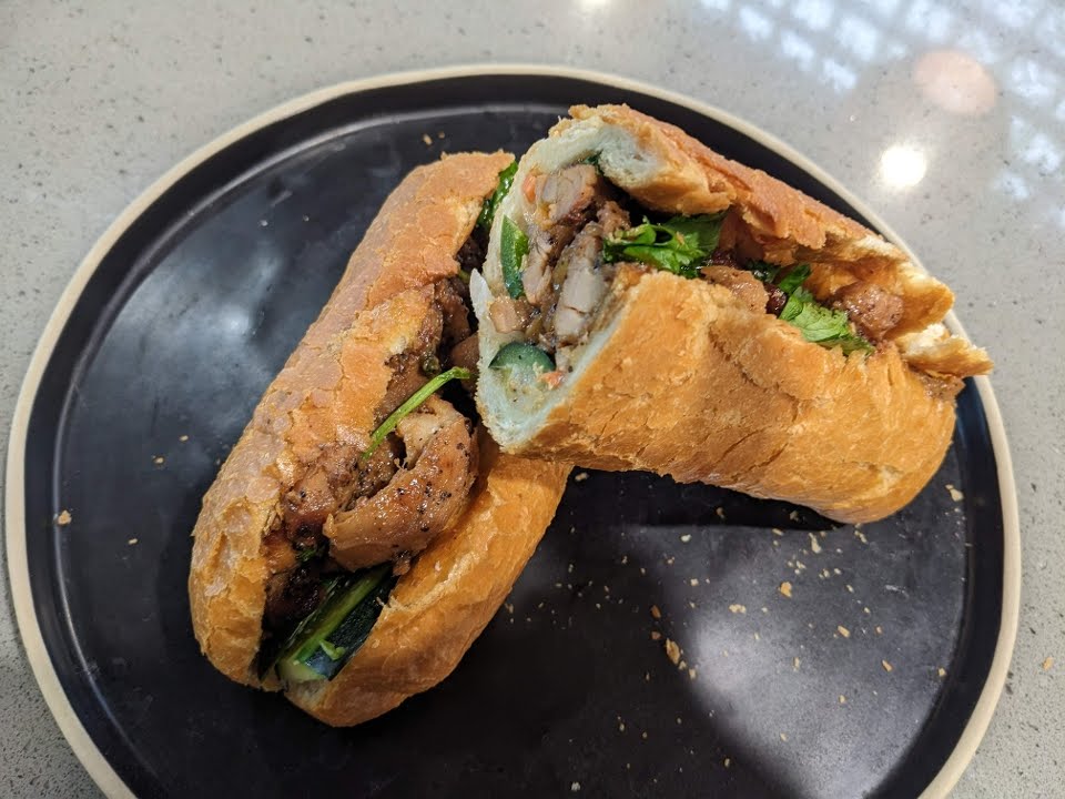 Les Banh Mi by null