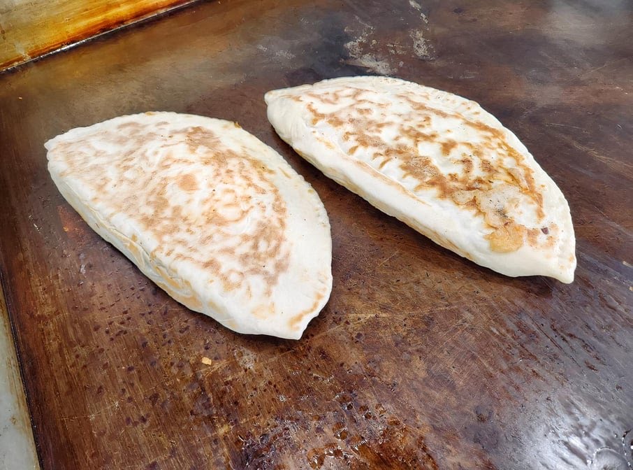 Luisa's Artisanal Street Food by null