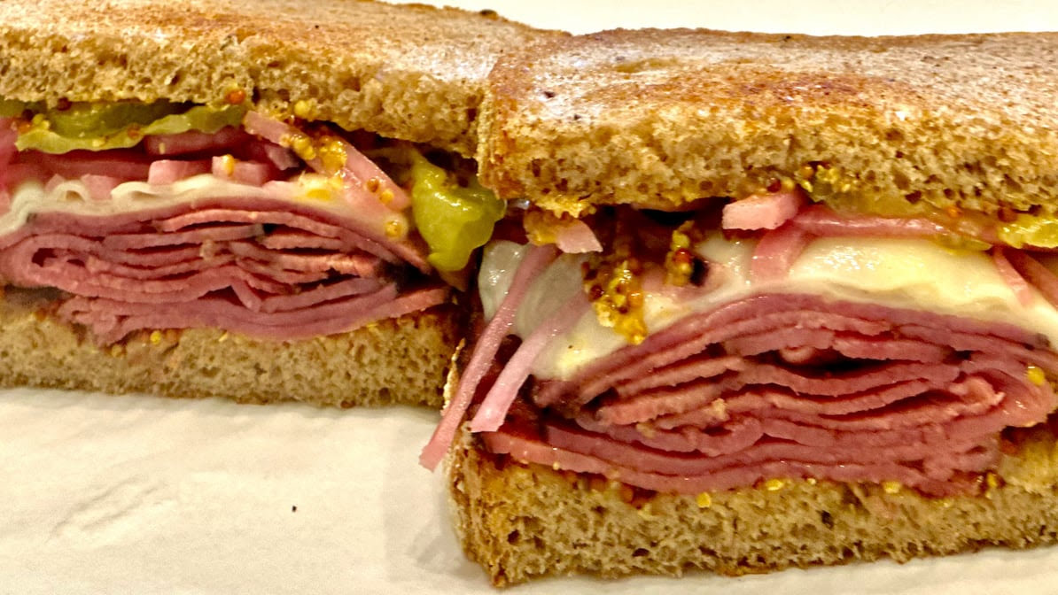 Q's Sandwich Shop by null