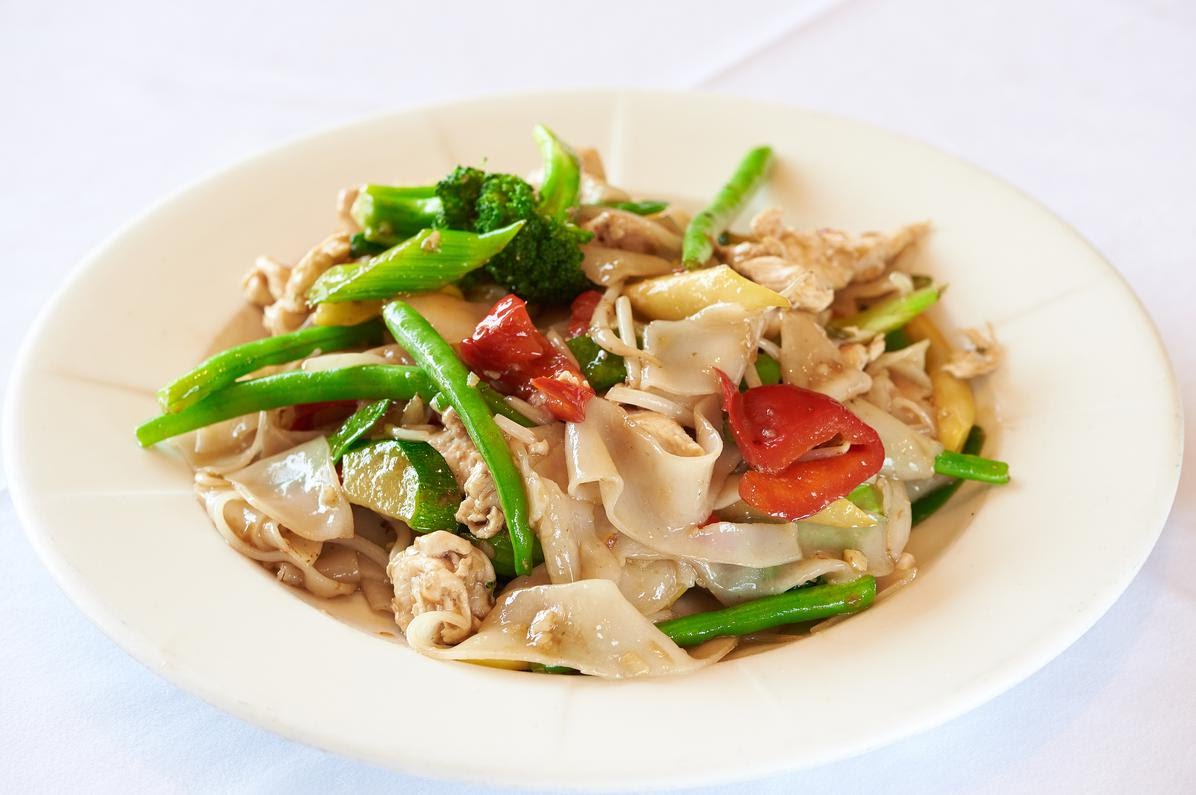 Le’s Vietnamese Restaurant by null