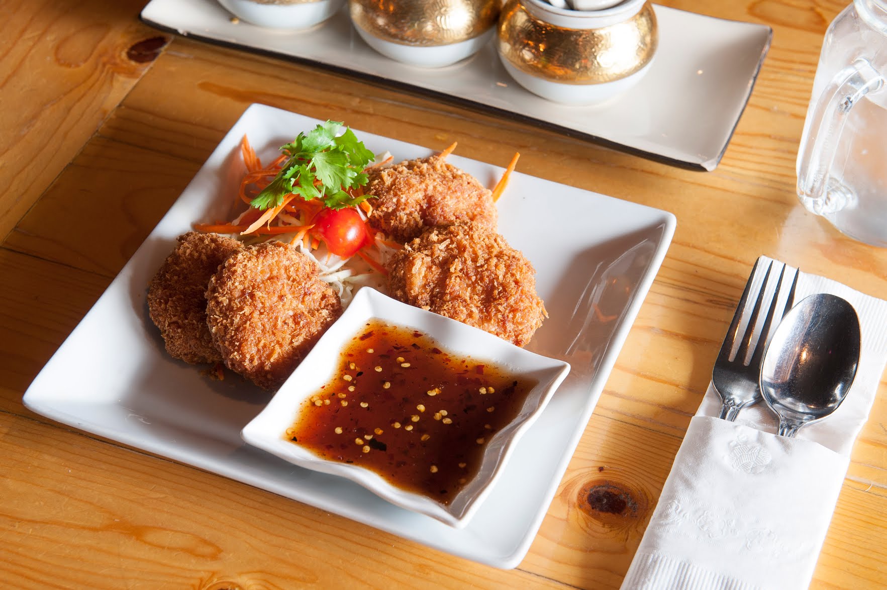 Hollywood Thai Resturant by null