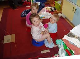 rajce idnes kids|Žluté úterý. 🐣 Více fotek na https://www.rajce.idnes .cz/dsmelounek/album/duben-2025