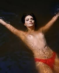 Kendall jenner topless bed pics are giving us lazy weekend energy ad bac png x Kendall jenner