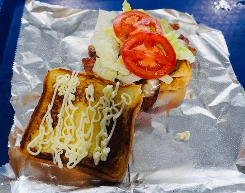 Os Burger Bar by null