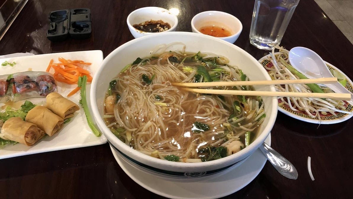 Pho Hoang Long by null