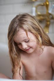 naked little girls |beautiful little girl splashes in the water Stock 写真 ...