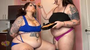 Wet belly inflation in the tub jpg x Inflation fetish