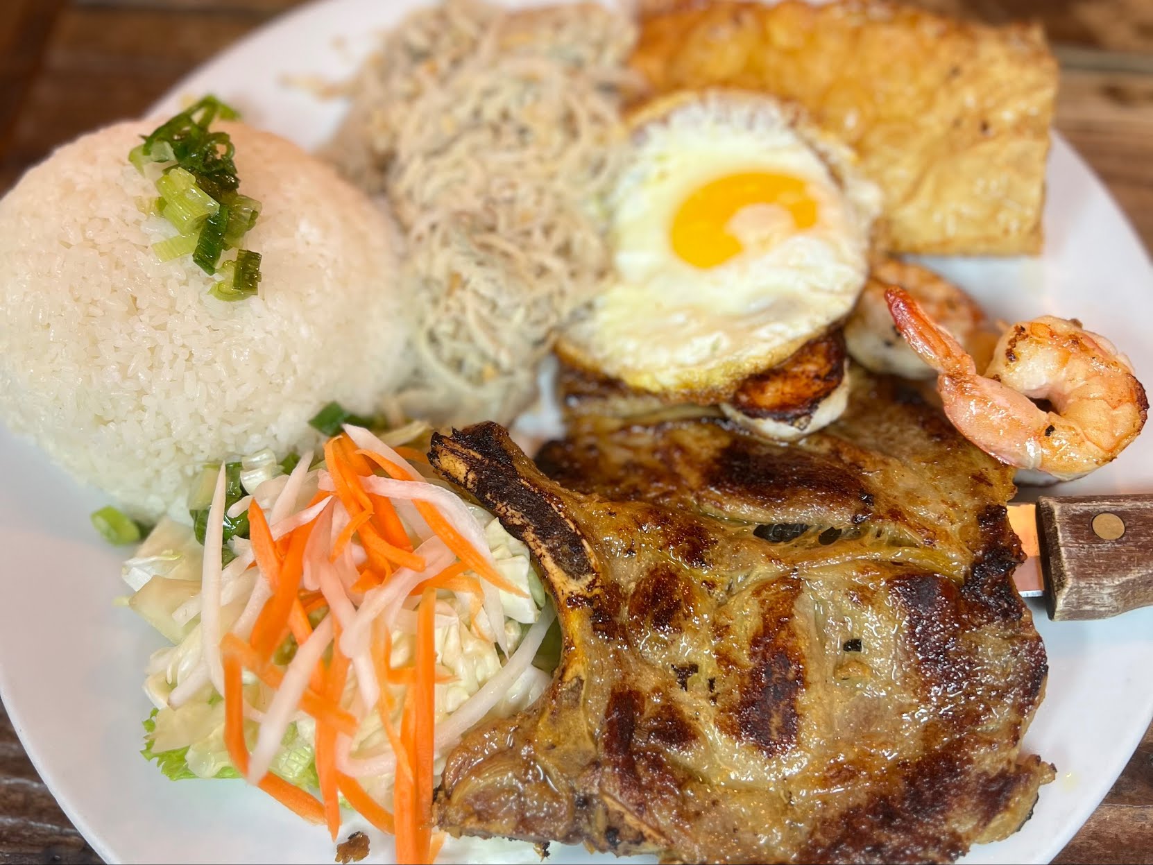 Binh Minh Quan by null