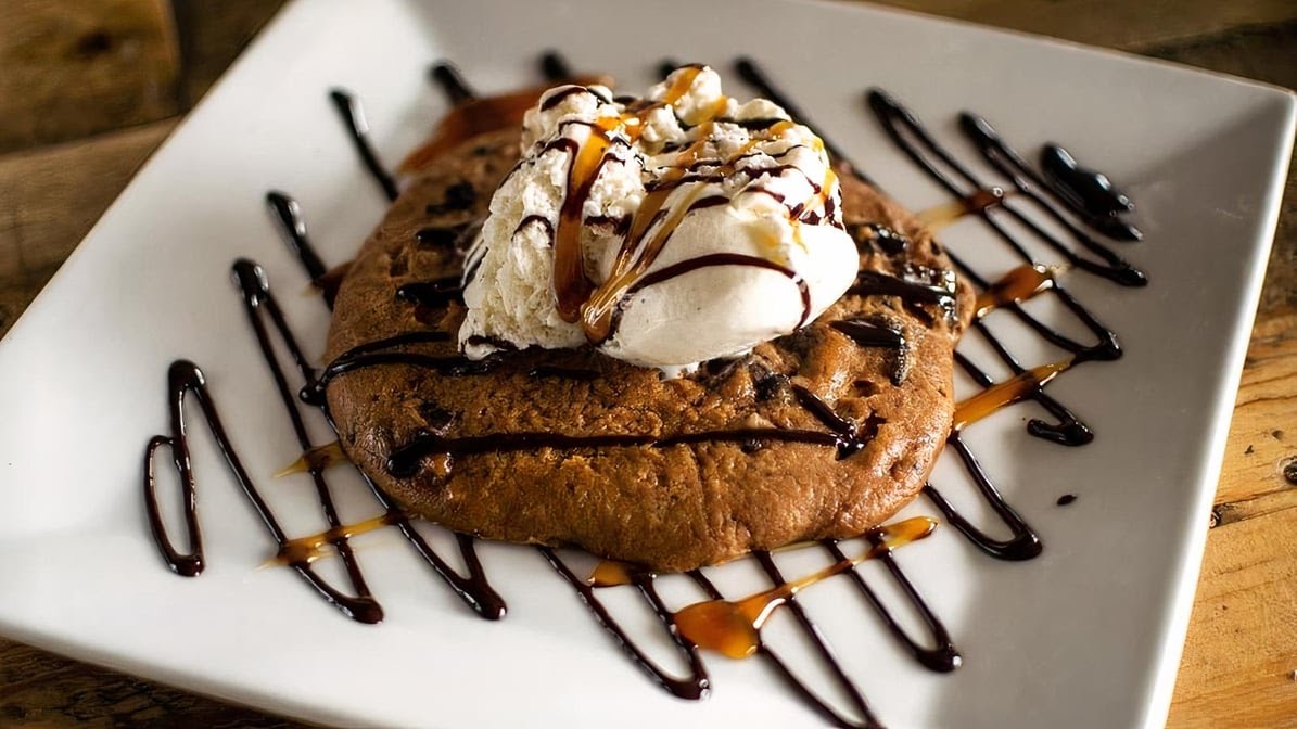 Crust Pizzeria by null