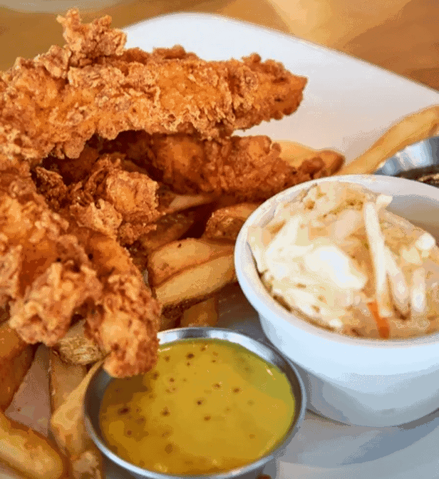 Sports & Social Green Hills by null