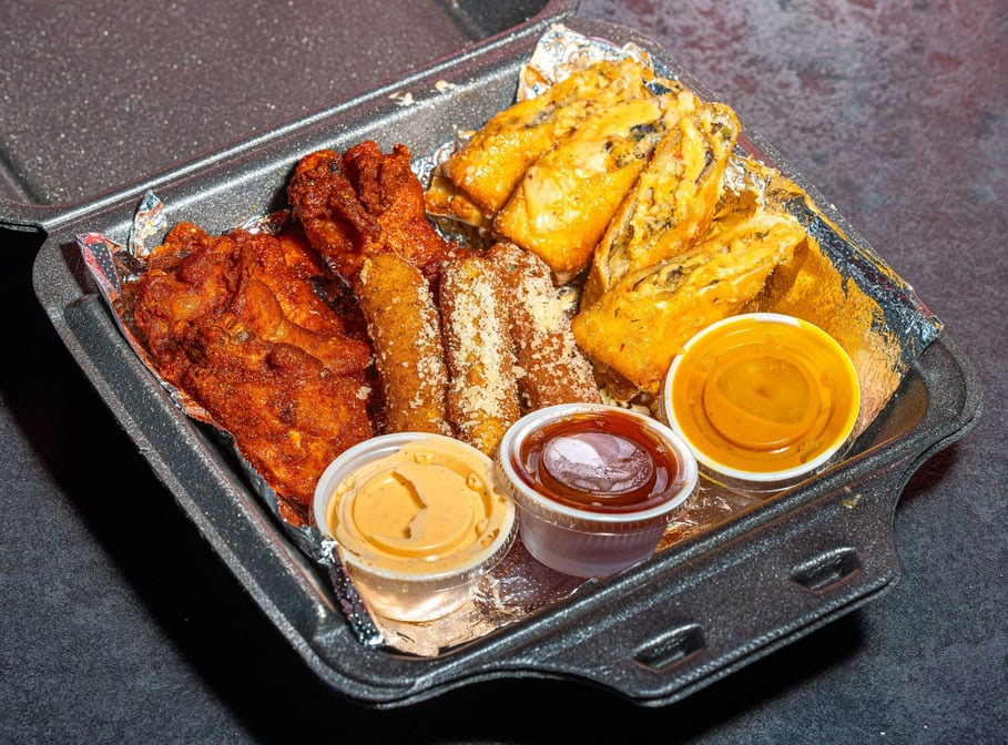 Lockeroom Sports Lounge & Food Truck by null