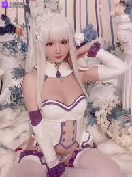 Rezero emilia cosplay the pretty shimotsuki scaled jpg x Re zero cosplay