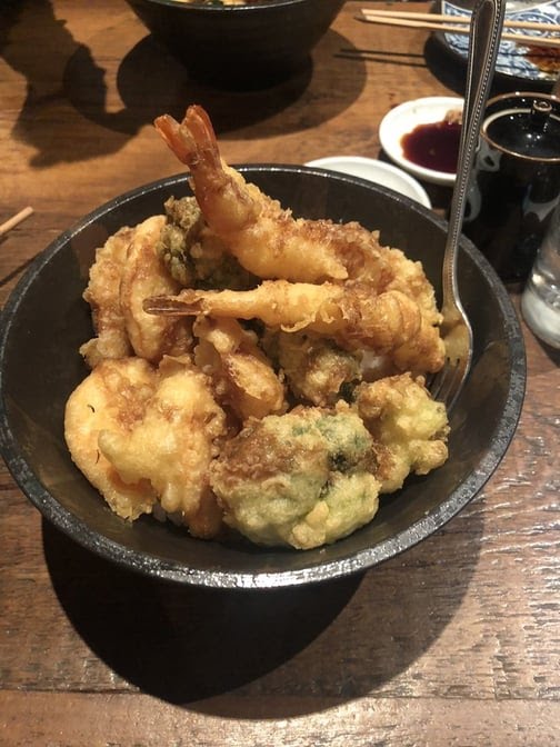 Yamazaru Sushi & Sake by null