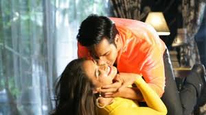 Geeta basra emraan hashmi kissing jpg x Geeta basra emraan hashmi kissing