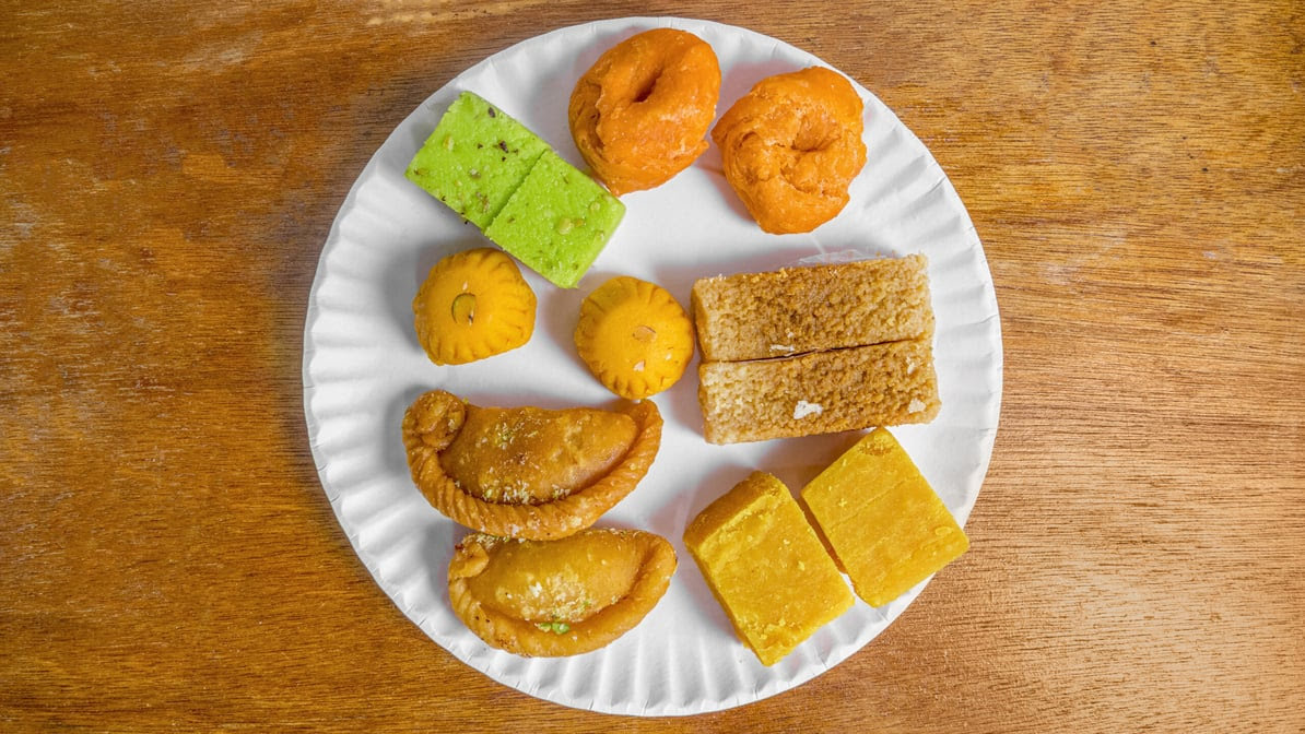 Desi flavors Deli by null