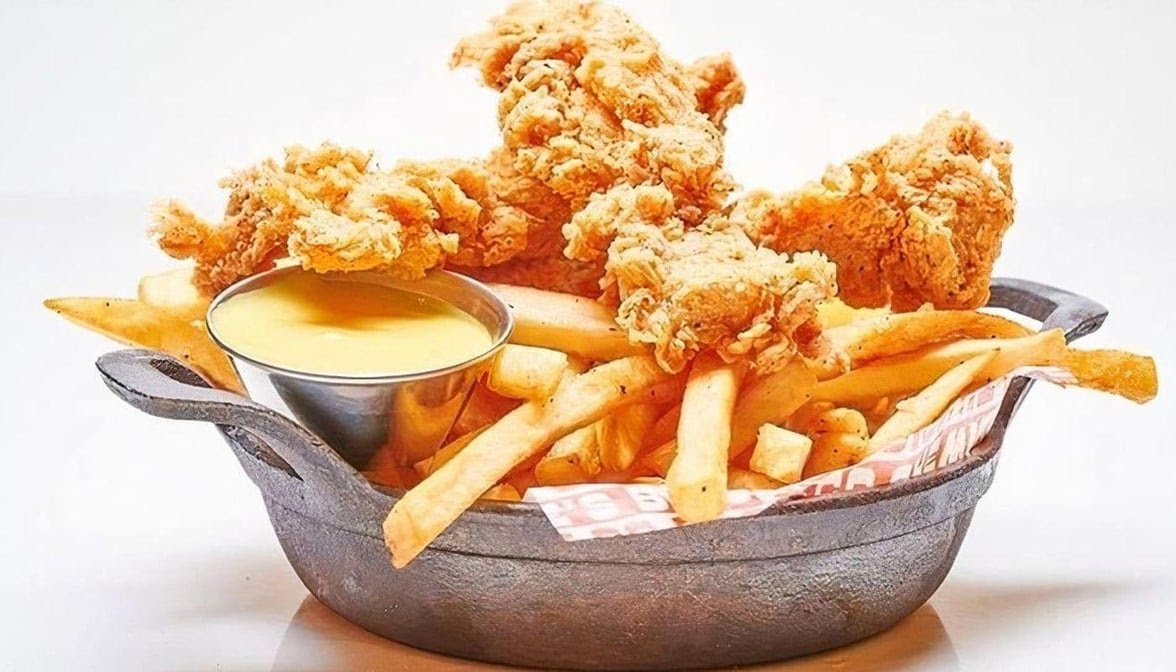 Chewie's Chicken & Biscuits by null