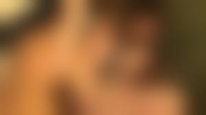 女子高生援助交際流出画像|個人撮影のガチ流出？】『絶対領域の美脚JKと援交ｗ』制服JKにパンチラプレイと電マ責め&rarr;ずらしハメでセックスした映像ｗ - アダルト動画ナビ