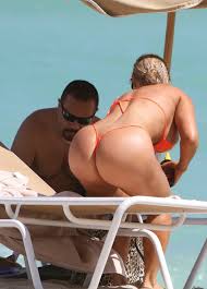 Nicole coco austin topless with her little sister jpg x Coco austin