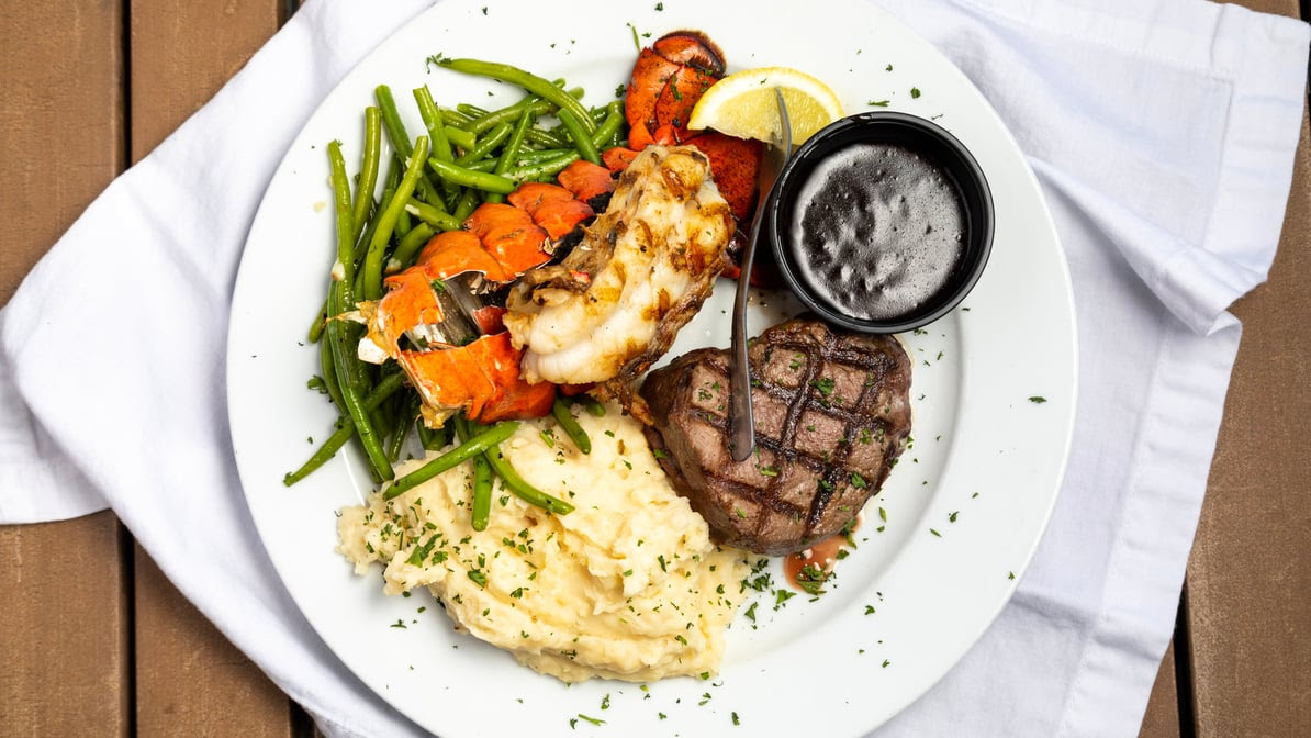 Wahoos Fish House by null