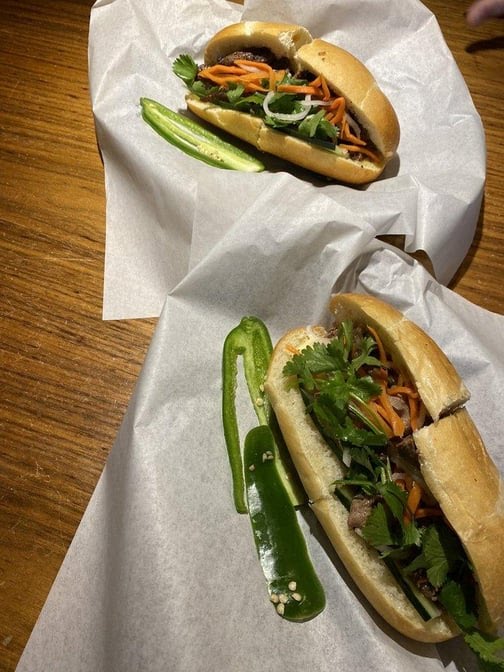 Pho Vi Van by null
