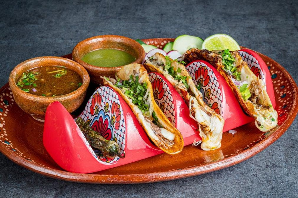 EL MENEO RESTAURANT & LOUNGE by null