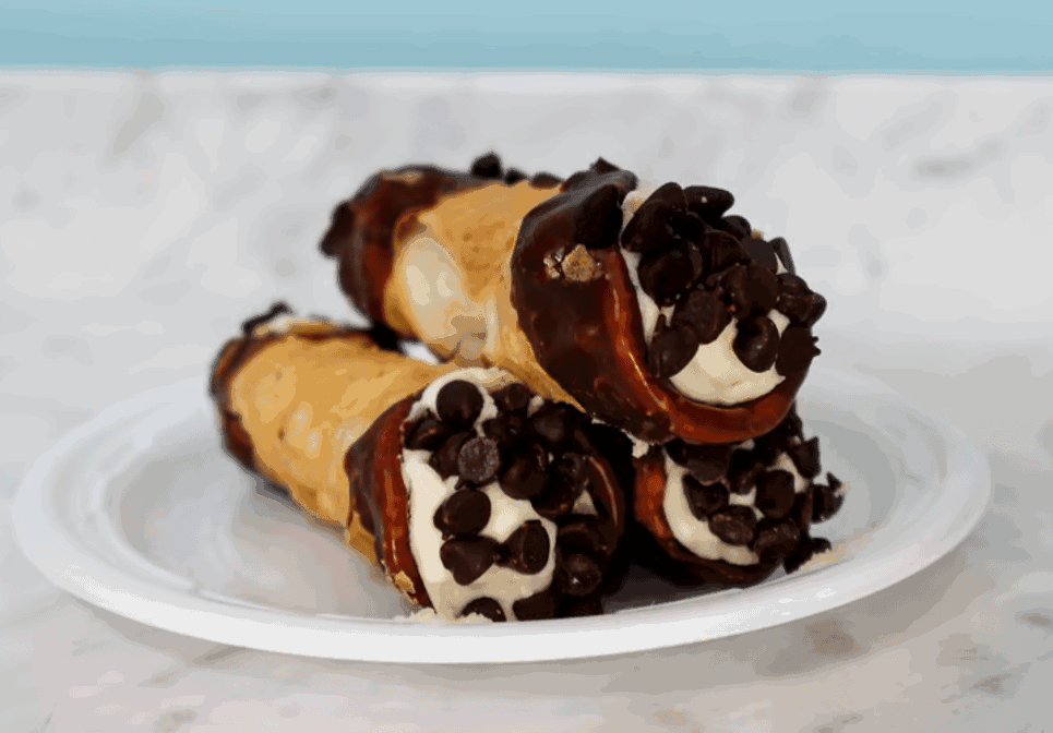 The Mayflower Bakery (La Flor De Mayo Bakery) by null