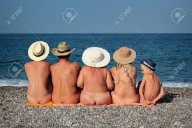 nudist beach    famoly|169点のFamily Cape Cod Beachのストックフォト - Getty Images